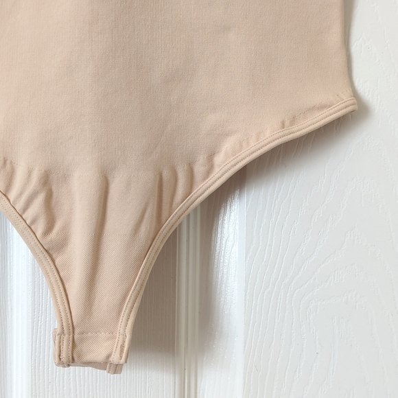 Spanx Seamless Power Sculpting Sleeveless V-neck Thong Bodysuit Soft Nude XL - Picture 6 of 11